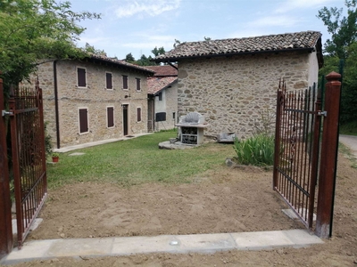 Tenuta-complesso in vendita a Castel D'aiano Bologna