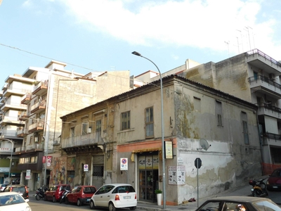 Palazzo in vendita a Ragusa Via Risorgimento