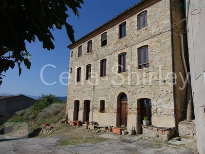 Casa semi indipendente in vendita a Comunanza Ascoli Piceno