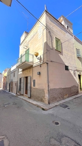 Casa singola in Via Pietro Giannone 50 a Canosa di Puglia