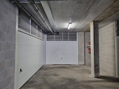 Garage / posto auto in affitto a Roma Villa Spada