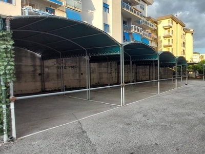 Garage / posto auto in vendita a Salerno Torrione Alto