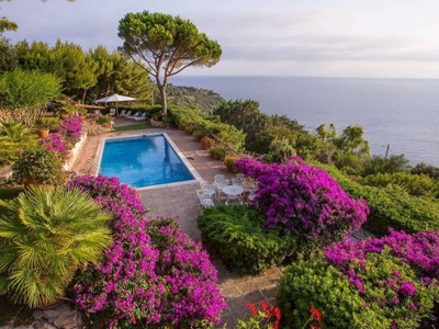 Villa con giardino in porto santo stefano, Monte Argentario