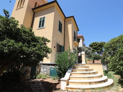 Villa in vendita a Palermo Sferracavallo