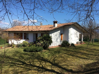 Villa in vendita a Soiano Del Lago Brescia