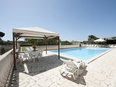 Villa 'Kaukana' con piscina privata, Wi-Fi e aria condizionata