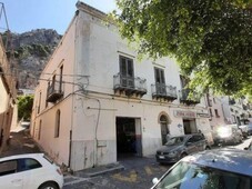 Appartamento in vendita a Cefalù via Umberto I 45