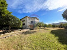 Villa in vendita a Ventimiglia di Sicilia c.Da Traversa, snc