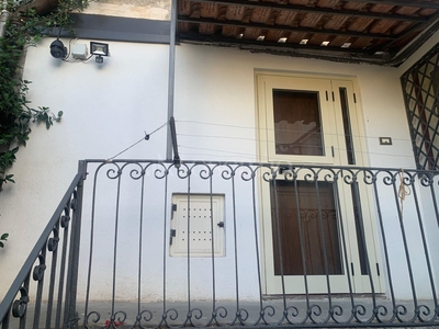 Casa a Catanzaro in Via Poerio, Centro Storico