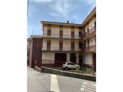 Casa Indipendente in Via San Salvatore, 13, Caslino d'Erba (CO)