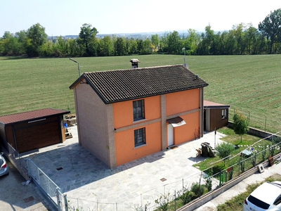 villa in vendita a Carpaneto Piacentino