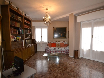Appartamento 7 locali di 135 m² a Genova