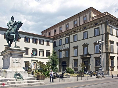Appartamento in Vendita in Piazza Giuseppe Garibaldi a Pistoia