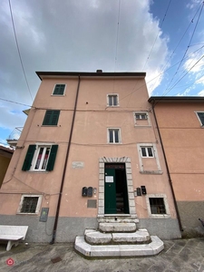 Appartamento in Vendita in Piazza Guido Manfredi 1 a Carrara