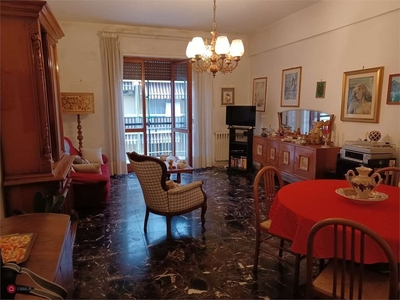 Appartamento in Vendita in Via Covetta 1 a Carrara