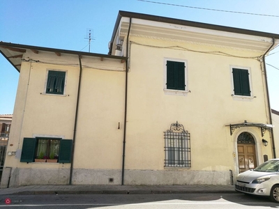 Appartamento in Vendita in Via Dante Alighieri 27 a Carrara