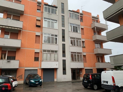 Appartamento in Vendita in Via duccio galimberti a Livorno