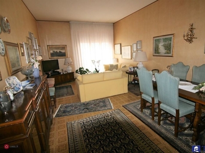 Appartamento in Vendita in Via Felice Cavallotti 23 a Carrara
