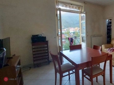 Appartamento in Vendita in Via Giosuè Carducci a Carrara