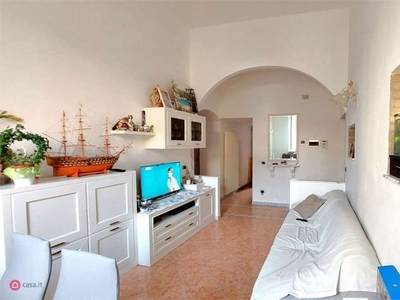 Appartamento in Vendita in Via Mauro dell'Amico a Carrara