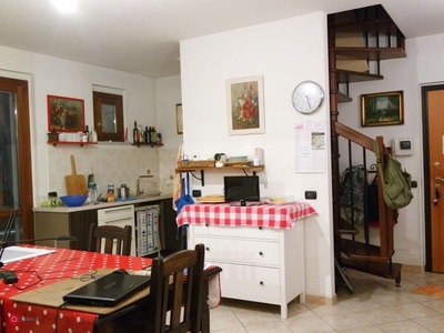 Appartamento in Vendita in Viale Monzoni a Carrara