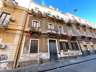 Appartamento in Via Enrico Pantano 17, Catania, 5 locali, 2 bagni