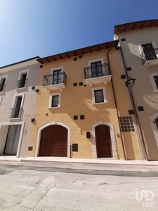 Casa indipendente 9 locali di 200 m² in San Pio delle Camere
