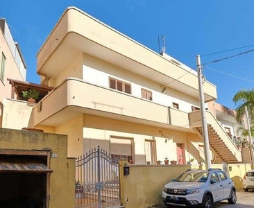 Casa indipendente in Via Vittorio Veneto 5, Casarano, 6 locali, 160 m²