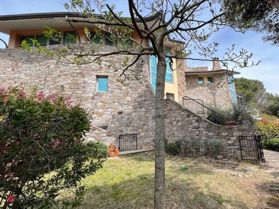 Casa indipendente in Vendita in Glicine a Livorno