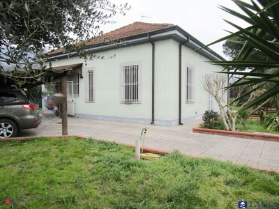 Casa indipendente in Vendita in Via Cavaiola a Carrara