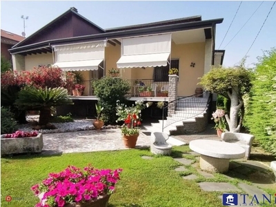 Casa indipendente in Vendita in Via Tresana a Carrara