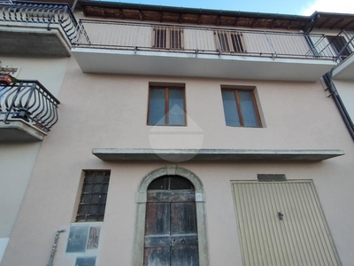 Casa indipendente in Via carboniera, L'Aquila, 6 locali, 1 bagno