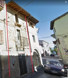 Casa indipendente in Viale duca degli abruzzi, L'Aquila, 3 locali