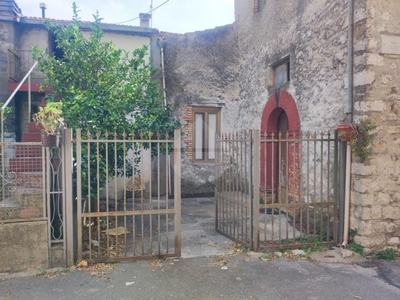 Casa indipendente in VICO OLMI, Santi Cosma e Damiano, 11 locali