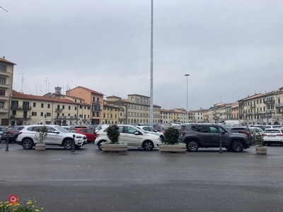 Negozio/Locale commerciale in Vendita in Piazza Mercatale a Prato