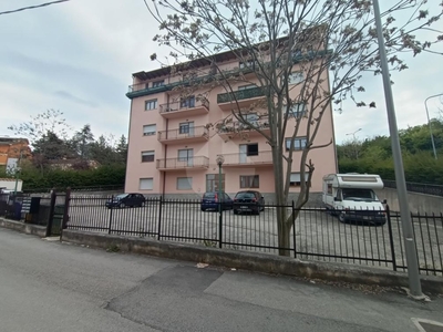 Quadrilocale in Via avezzano, L'Aquila, 2 bagni, 95 m² in vendita