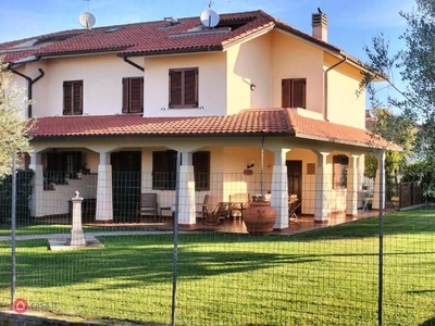 Villa in Vendita in Via del Lavoro a Grosseto