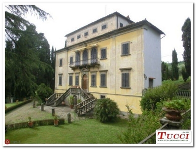 Villa in Vendita in Via di Mezzomonte 33 a Pistoia