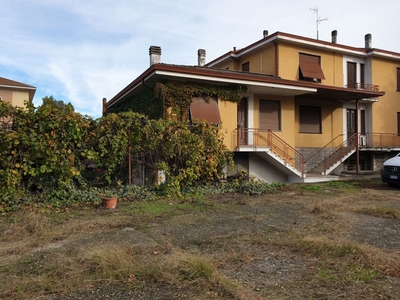 Villa singola in Viale Vittorio Veneto 17, Codogno, 15 locali, 5 bagni