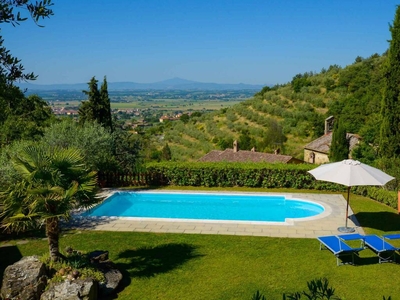 Accogliente casa a Cortona con piscina coperta