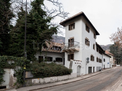 Appartamento in vendita a Bolzano via Beato Arrigo