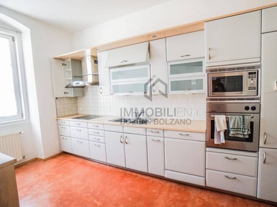 Appartamento in vendita a Bolzano via Dottor Joseph Streiter, 47
