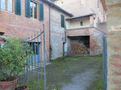 Appartamento in Vendita in Strada dei Fuochi a Siena