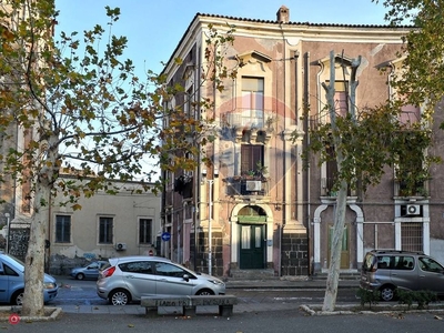 Appartamento in Vendita in Via Comitini 1 a Catania