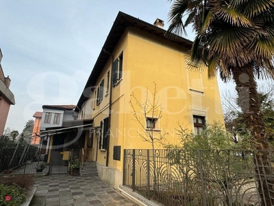 Appartamento in Vendita in Via Duca degli Abruzzi 11 a Monza