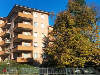 Appartamento in Vendita in Via F. Petrarca a Brescia