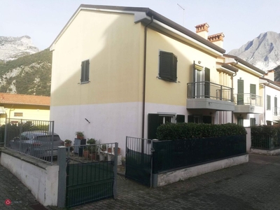 Appartamento in Vendita in Via Tarnone 16 a Carrara