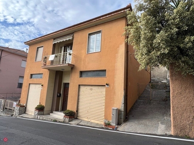 Casa Bi/Trifamiliare in Vendita in Via Ivanoe Amoretti 1 a Imperia