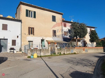 Casa Bi/Trifamiliare in Vendita in Via Lungomonte 78 a Santa Maria a Monte