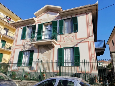 Casa indipendente in vendita Genova